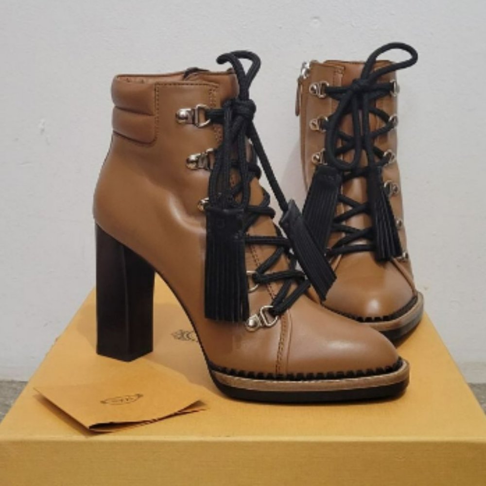 Tod's Gomma tronchetto boots 5 (35.5)